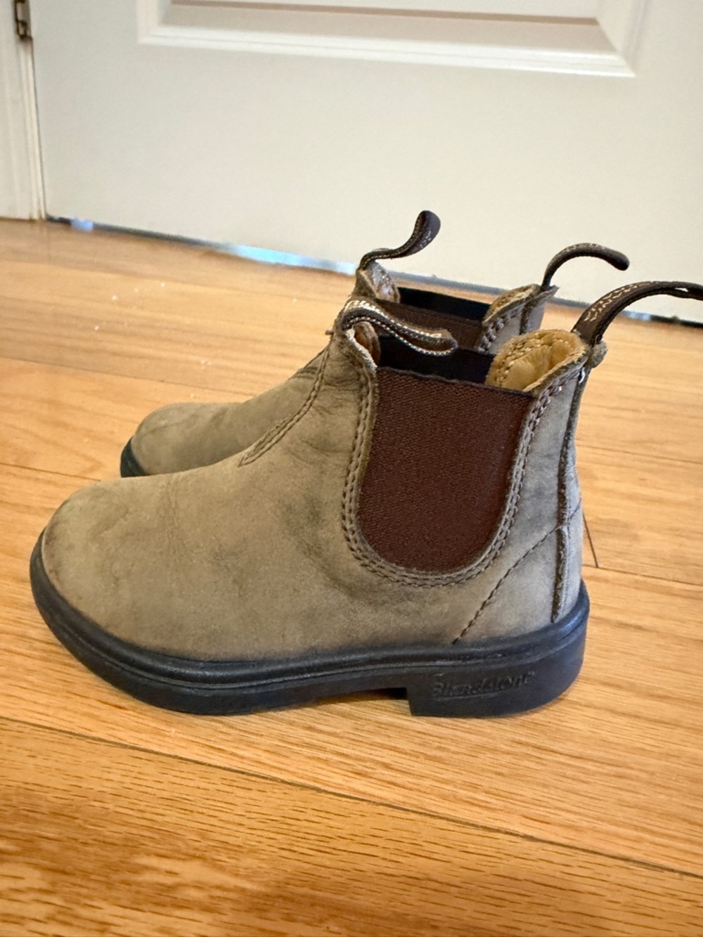 Blundstone Kids Chelsea Boots Brown Leather Size 8 (Little Kids)